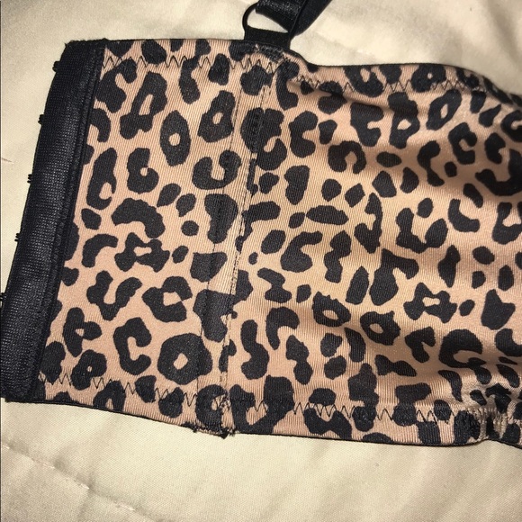 Crop top - Picture 5 of 6